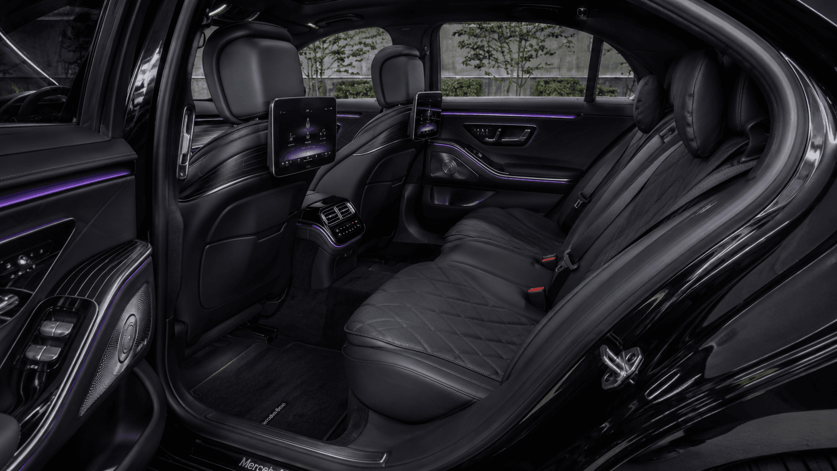 Mercedes S580 2024 thumbnail 4