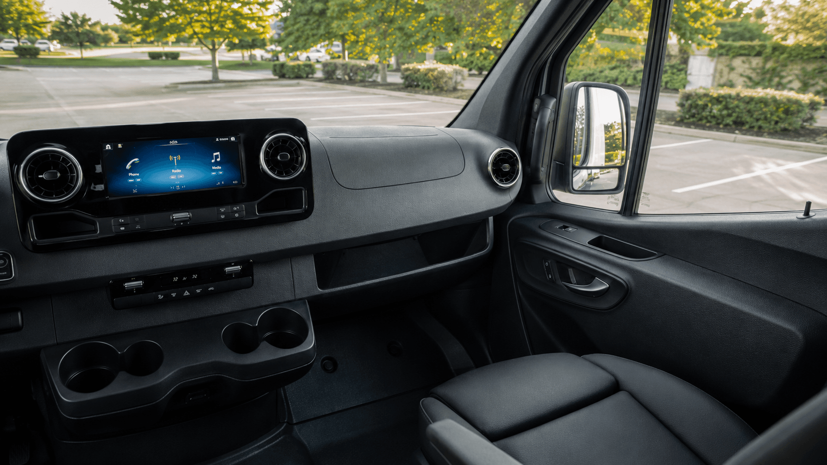 Mercedes Sprinter van 2024 thumbnail 4
